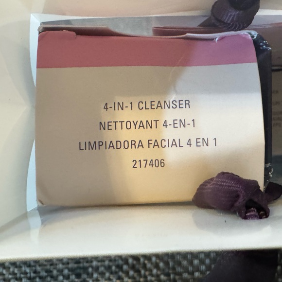 Mary Kay TimeWise Miracle Set, normal to dry skin type - Picture 2 of 4